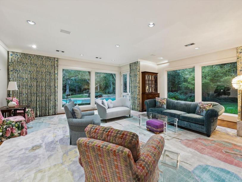 501 W Friar Tuck Ln, Houston, TX 77024-5