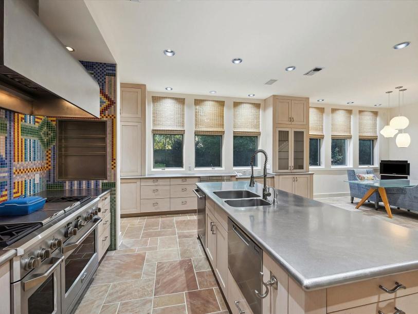 501 W Friar Tuck Ln, Houston, TX 77024-18