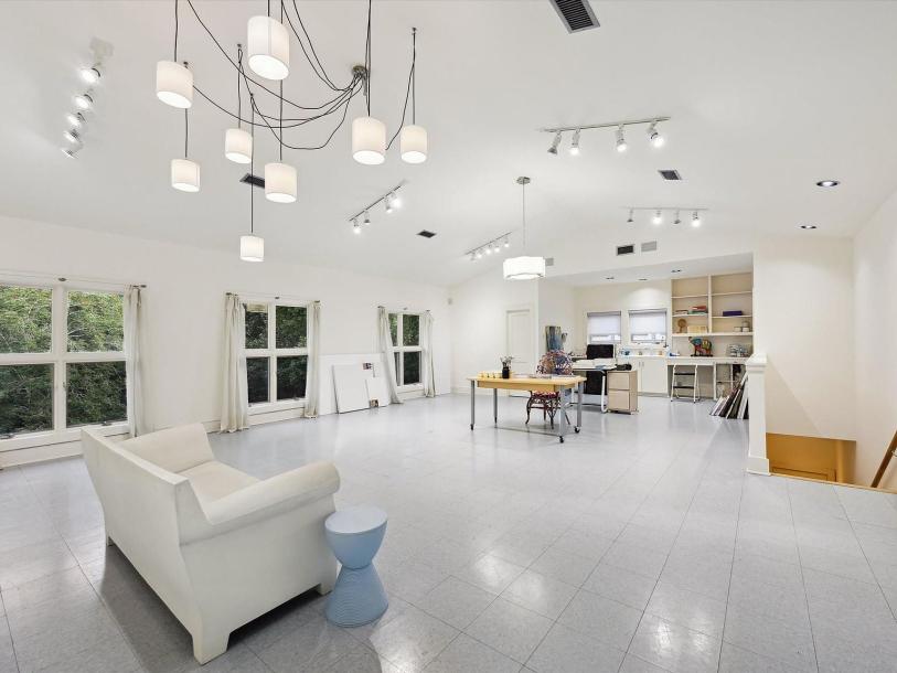 501 W Friar Tuck Ln, Houston, TX 77024-2