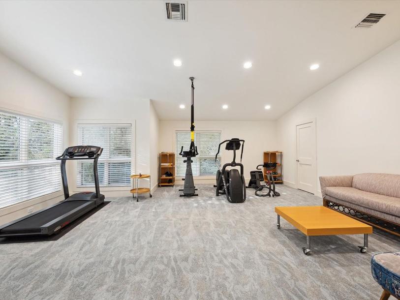 501 W Friar Tuck Ln, Houston, TX 77024-14