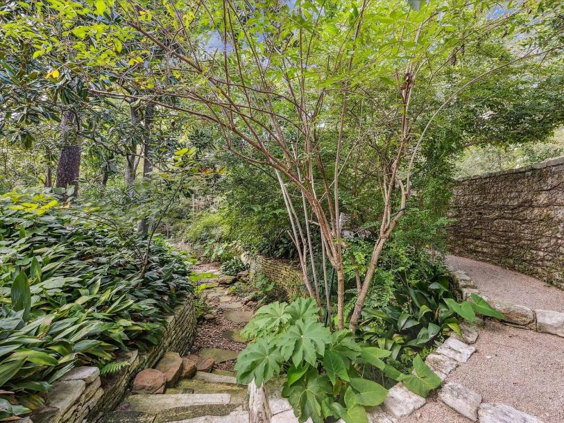 501 W Friar Tuck Ln, Houston, TX 77024-20