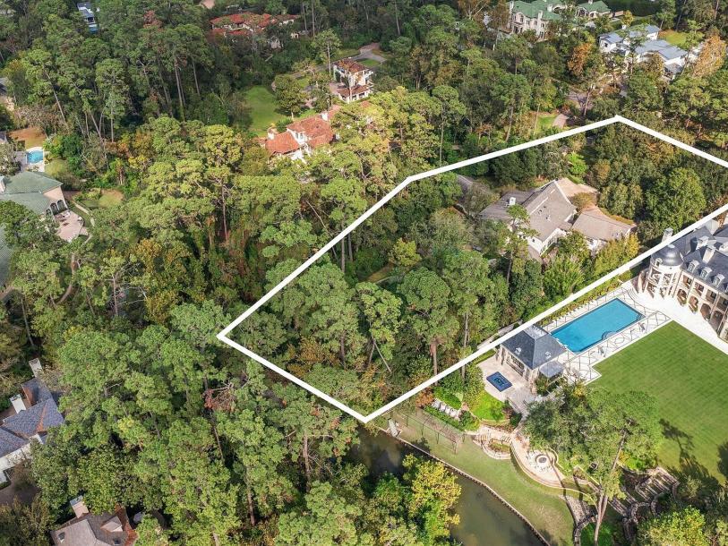 501 W Friar Tuck Ln, Houston, TX 77024-32