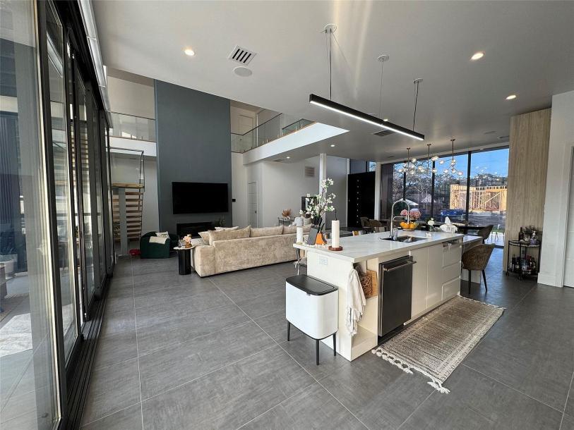 5027 Jackwood St, Houston, TX 77096-11