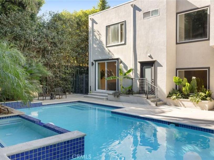 8615 Skyline Dr, Los Angeles, CA 90046-4