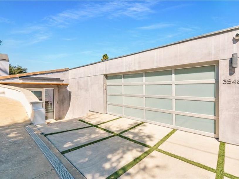 8615 Skyline Dr, Los Angeles, CA 90046-11