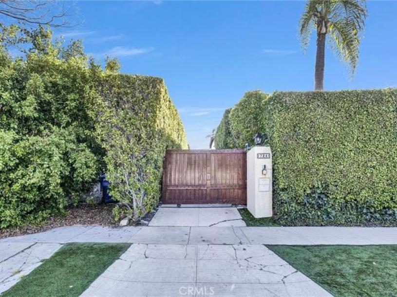 8615 Skyline Dr, Los Angeles, CA 90046-13