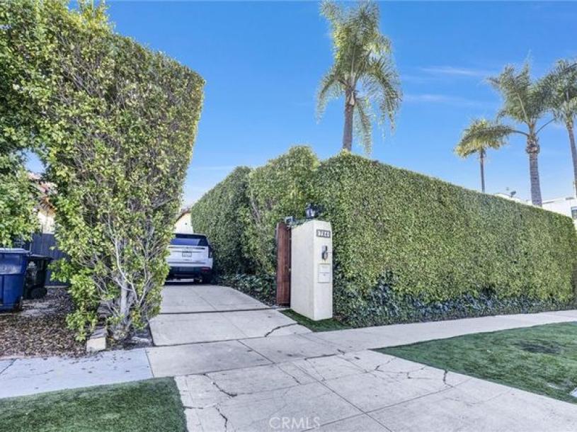 8615 Skyline Dr, Los Angeles, CA 90046-14