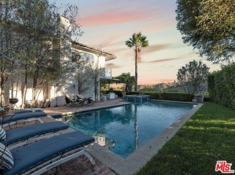 8615 Skyline Dr, Los Angeles, CA 90046-22