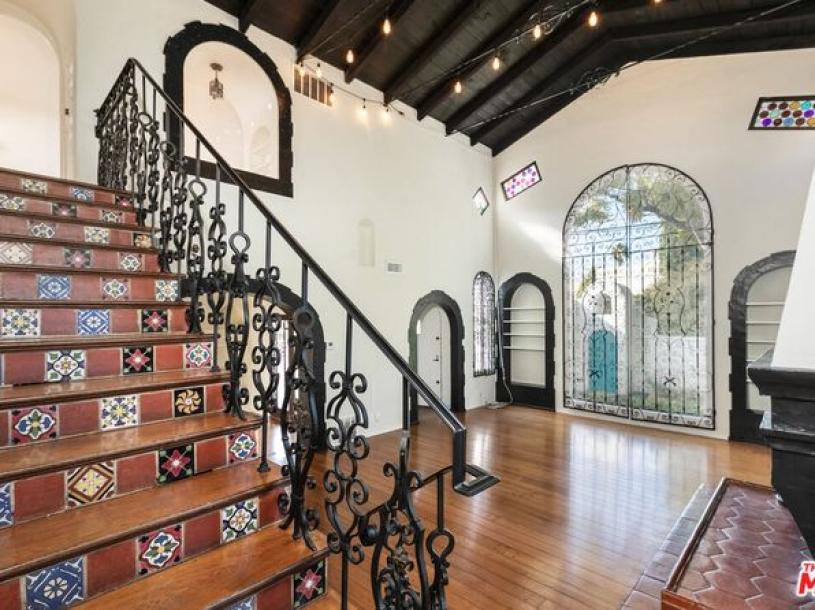 8615 Skyline Dr, Los Angeles, CA 90046-29