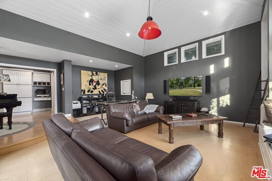 8414 Edwin Dr, Los Angeles, CA 90046-10