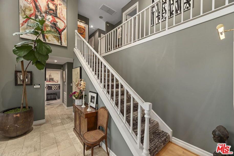 8414 Edwin Dr, Los Angeles, CA 90046-34