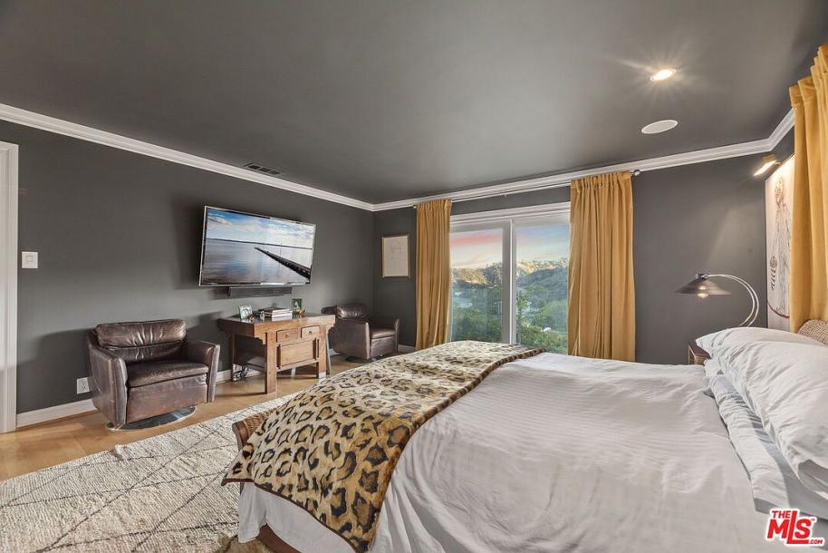 8414 Edwin Dr, Los Angeles, CA 90046-32