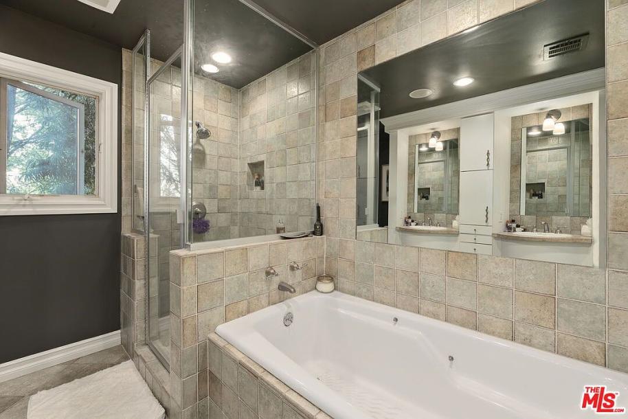 8414 Edwin Dr, Los Angeles, CA 90046-31
