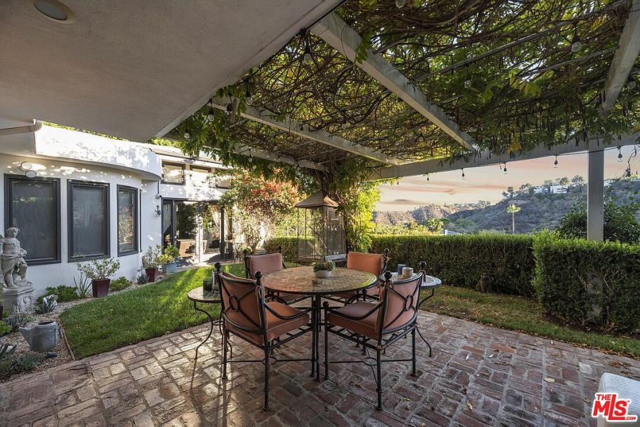 8414 Edwin Dr, Los Angeles, CA 90046-25