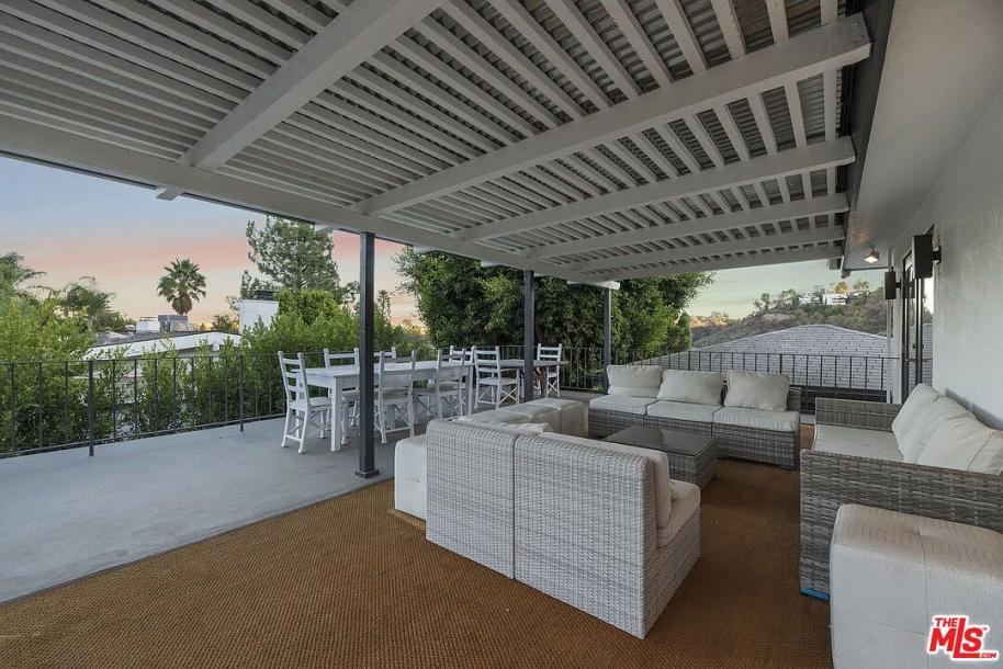 8414 Edwin Dr, Los Angeles, CA 90046-1