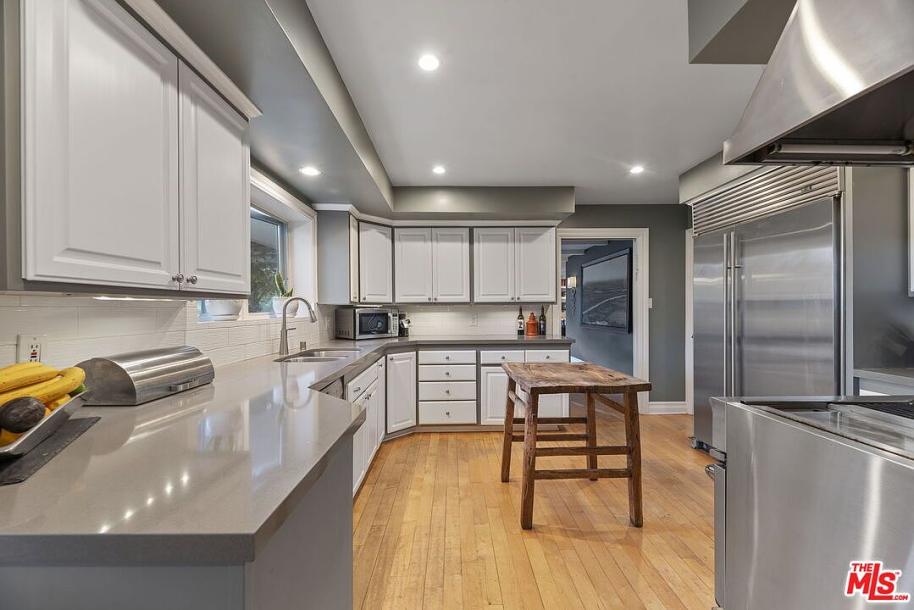 8414 Edwin Dr, Los Angeles, CA 90046-36