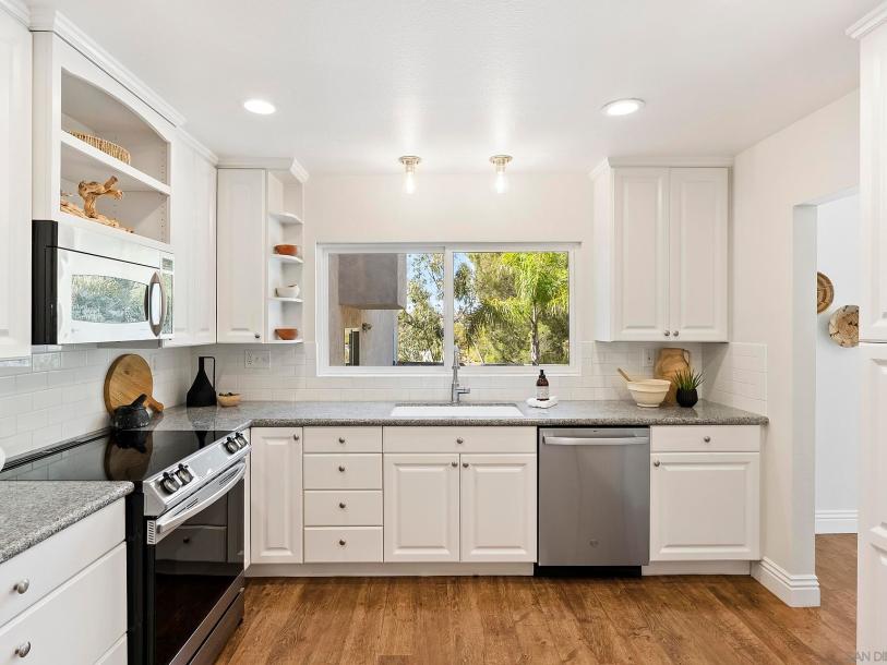 9368 Aldabra Ct, San Diego, CA 92129-73