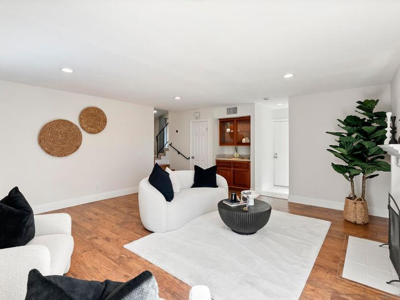 9368 Aldabra Ct, San Diego, CA 92129-58