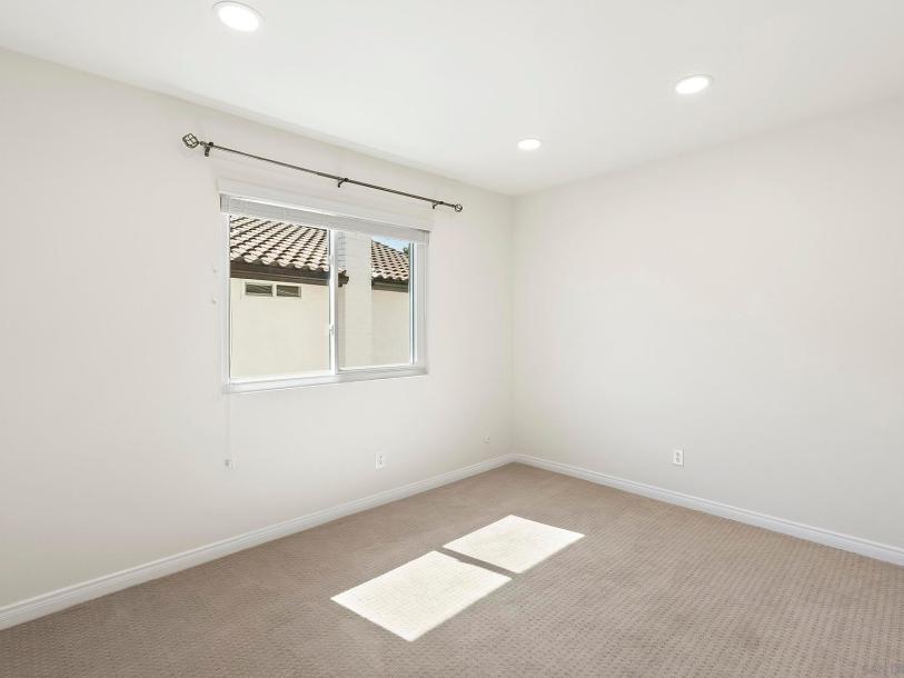 9368 Aldabra Ct, San Diego, CA 92129-40