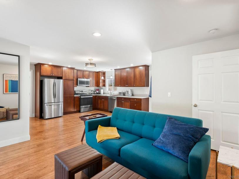 9368 Aldabra Ct, San Diego, CA 92129-27