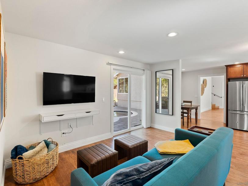 9368 Aldabra Ct, San Diego, CA 92129-26