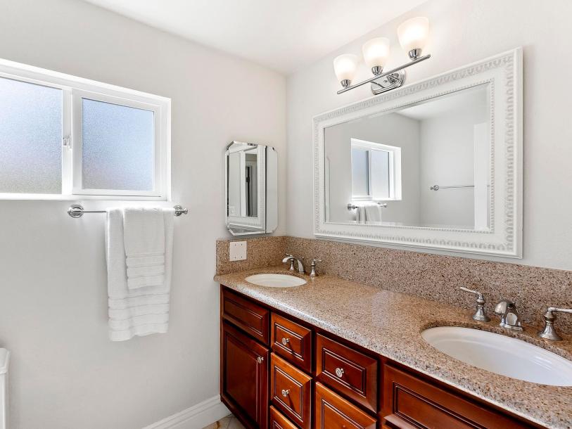 9368 Aldabra Ct, San Diego, CA 92129-21