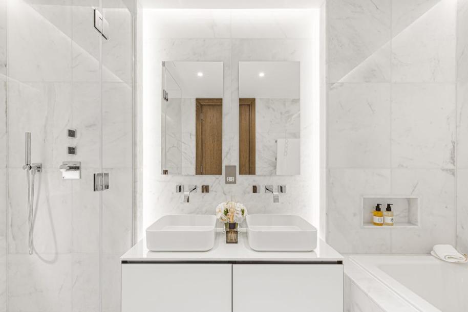 Bayswater Road, Greater London, London, England W2-7