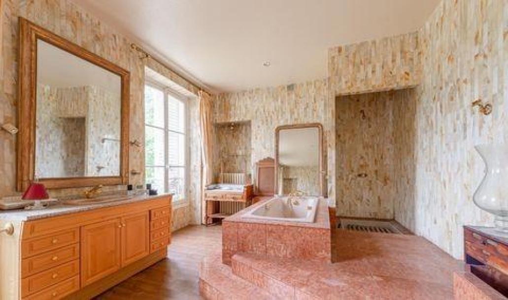 Paris, Île-de-France, Address available on request-16
