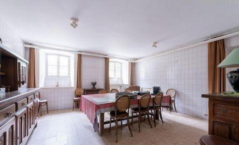 Paris, Île-de-France, Address available on request-25