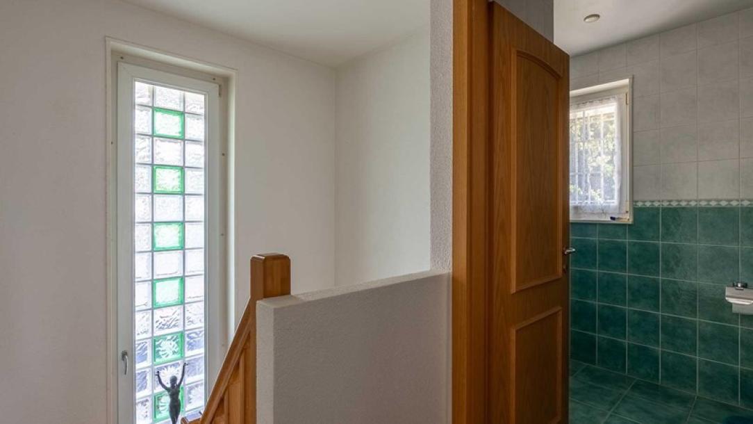 Commugny - detached villa in a green setting-11