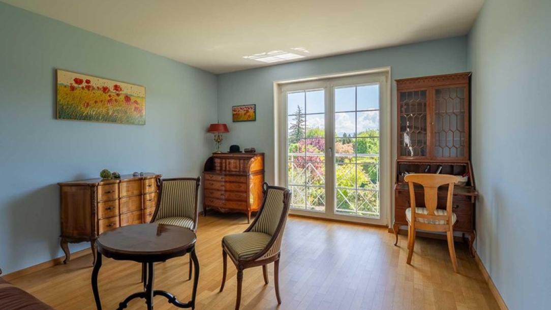 Commugny - detached villa in a green setting-8