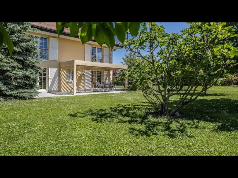 Commugny - detached villa in a green setting-12
