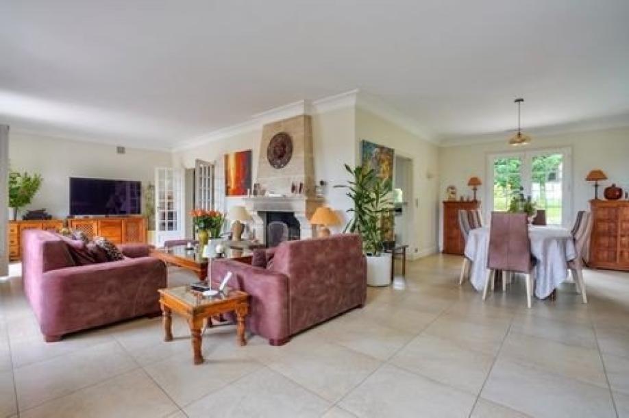 Paris, Île-de-France, Address available on request-7