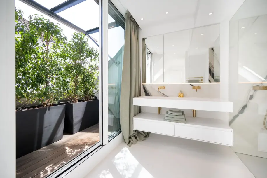 Modern penthouse in the Glockenbach district-9