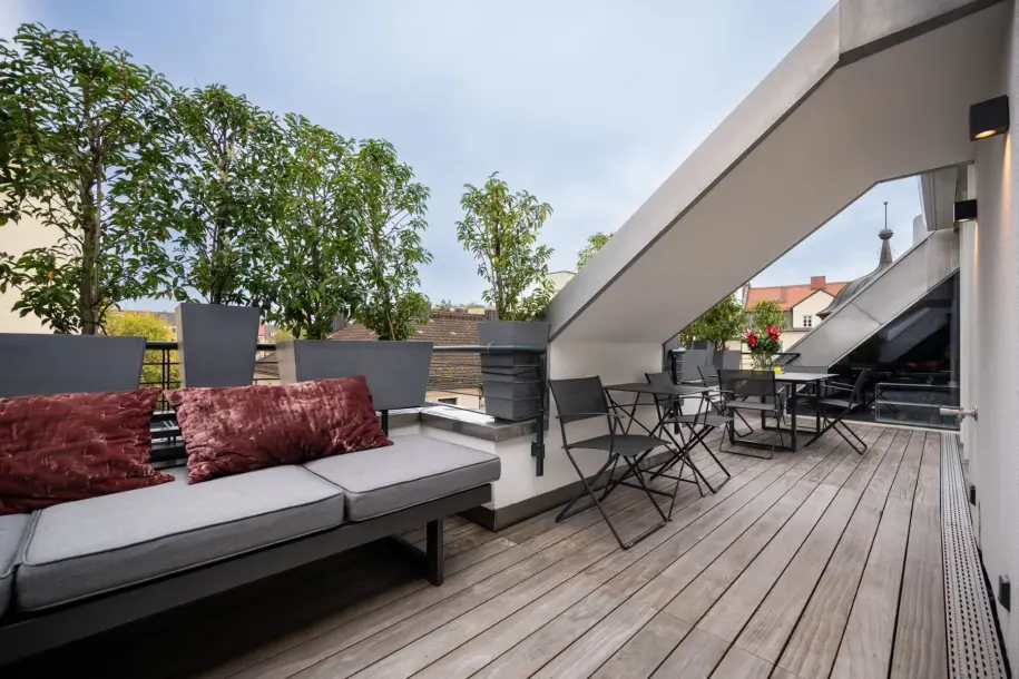 Modern penthouse in the Glockenbach district-11