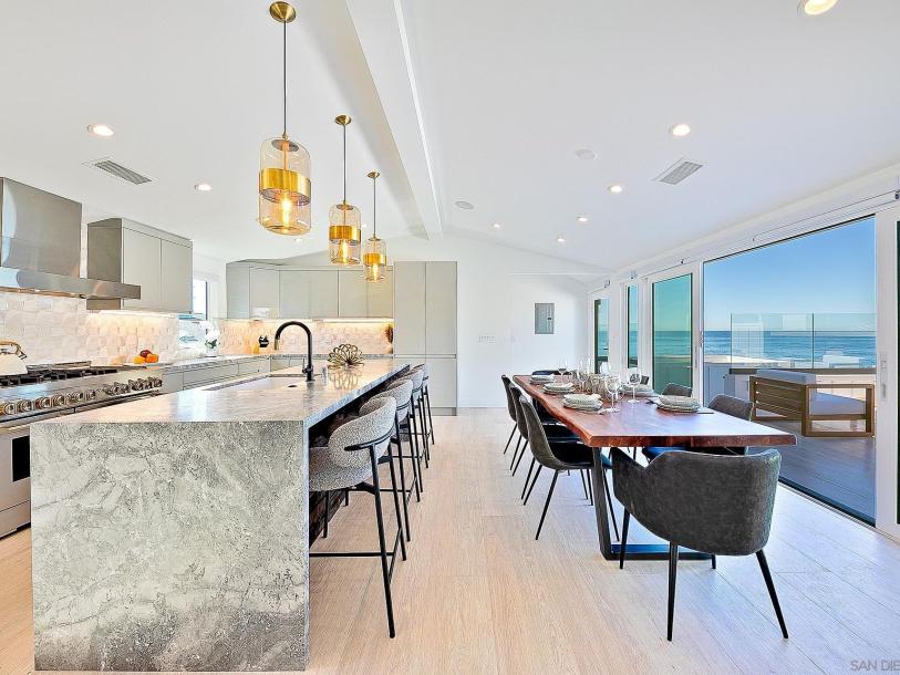 303 Sea Ln, La Jolla, CA 92037-24