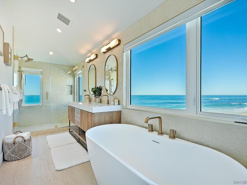 303 Sea Ln, La Jolla, CA 92037-40