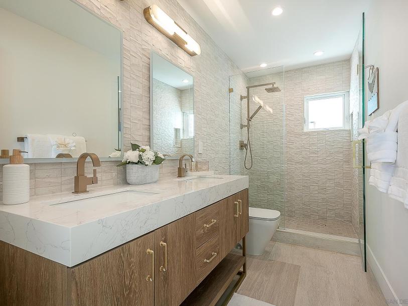 303 Sea Ln, La Jolla, CA 92037-30
