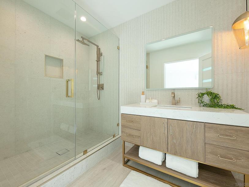 303 Sea Ln, La Jolla, CA 92037-13