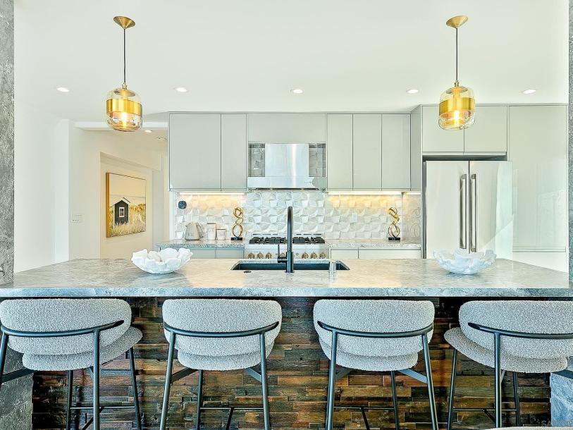 303 Sea Ln, La Jolla, CA 92037-14