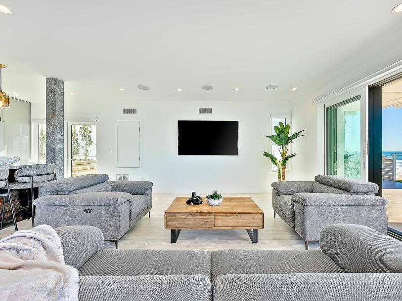 303 Sea Ln, La Jolla, CA 92037-15
