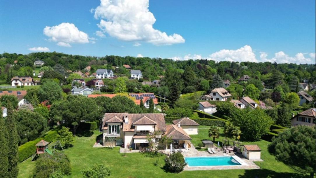 Magnificent southern-style detached villa with swimming pool-8