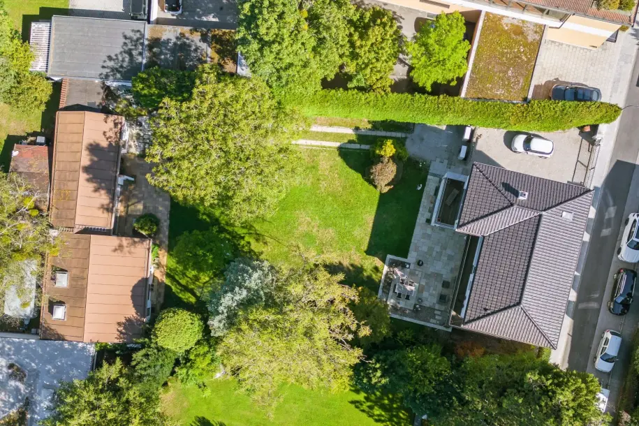 Modern villa on a spacious plot with separate bungalow Munich, BA, Germany-10