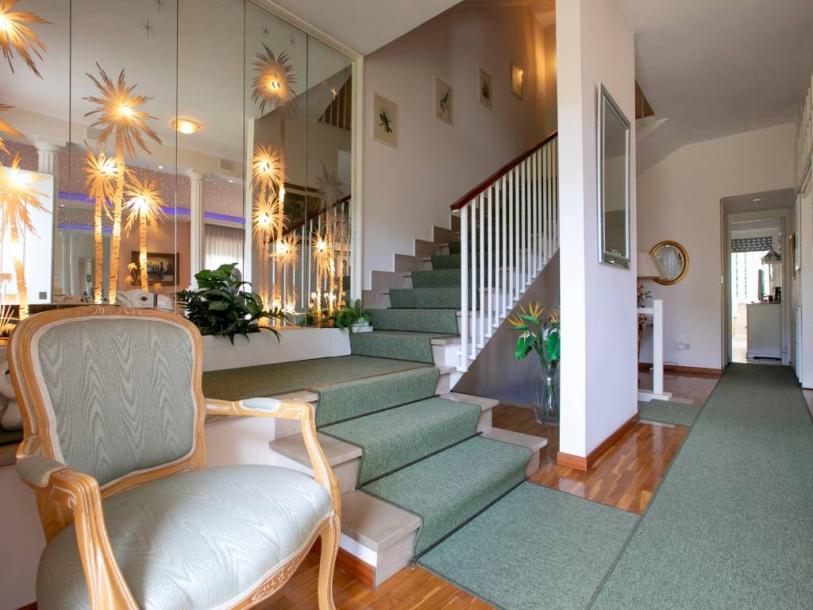 Detached house via Amipsia, Casal Palocco, Rome-2