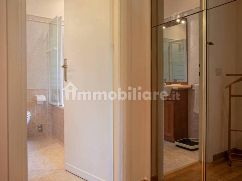 Detached house via Amipsia, Casal Palocco, Rome-26