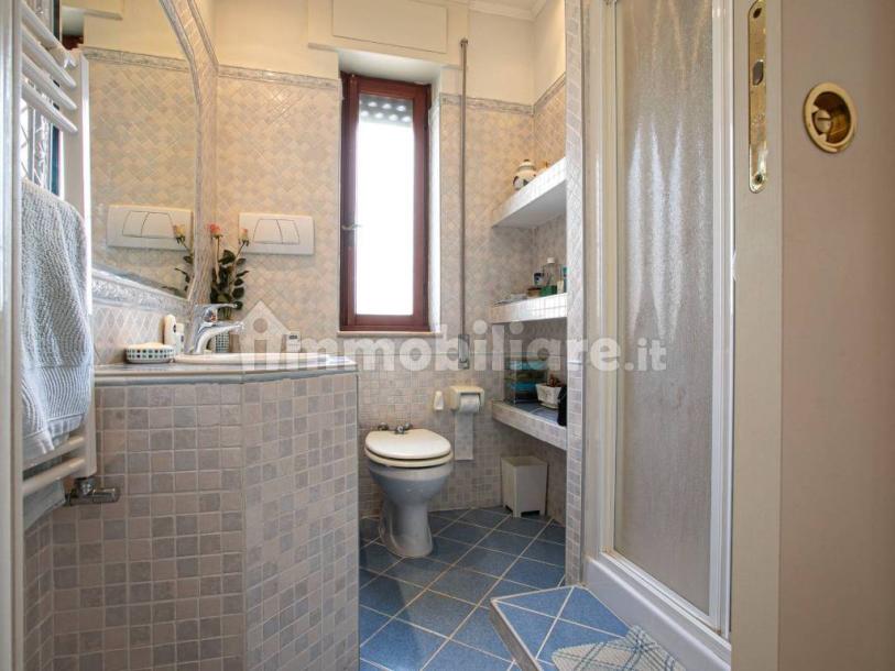 Detached house via Amipsia, Casal Palocco, Rome-29