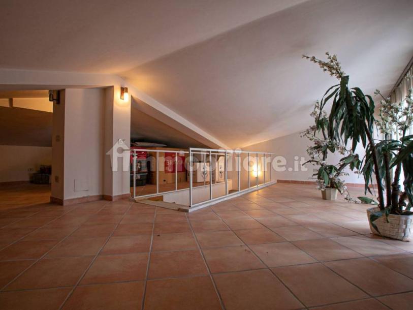 Detached house via Amipsia, Casal Palocco, Rome-34