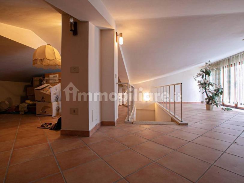 Detached house via Amipsia, Casal Palocco, Rome-35