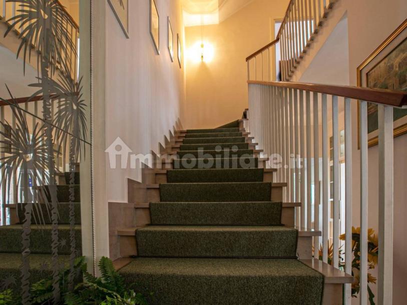 Detached house via Amipsia, Casal Palocco, Rome-36