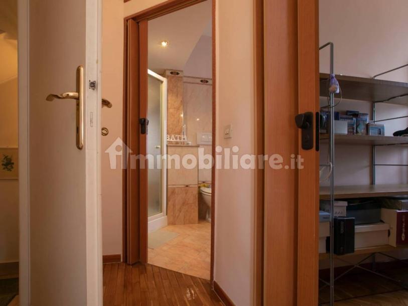Detached house via Amipsia, Casal Palocco, Rome-41